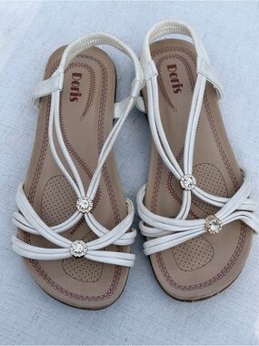 Women’strappy wedge sandals.Elastic backstrap,rhinestone ornaments,cushioned.Sz8